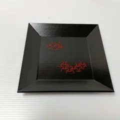 黒漆塗り 四方菓子皿 赤絵七宝紋様