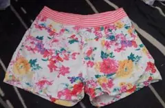 花柄のショートパンツ140