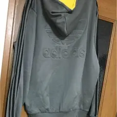アディダスオリジナル パーカー