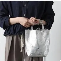 新品現行品 LeTalon 牛革　星柄シルバーミニトート ポーチ&ショルダー付のサムネイル