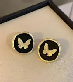 蝶々 バタフライ ピアス ゴールド ブラック