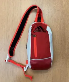 adidas ボディバッグ 赤・白・黒