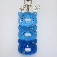 No.3047 じゃれねこのチャーム - メルカリ