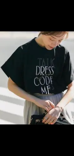 Bou Jeloud ブラック Tシャツのサムネイル