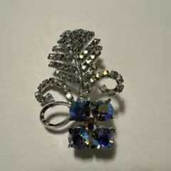 シルバーの葉と花のクリスタルブローチ
