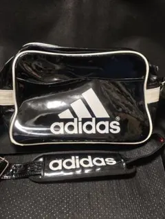 adidas エナメル ショルダーバッグ ブラックのサムネイル