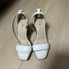 DIANA ホワイト ヒールサンダル