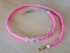 パラコード☆スリム・軽量スマホショルダー☆長さ調節可能・リボンチャーム・ピンク系