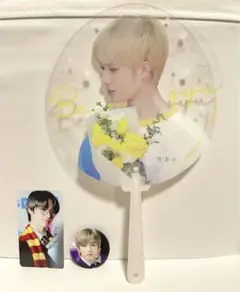 ボムキュ  うちわ 缶バッチ トレカ セット