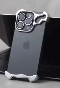 iPhone15pro バンパー　MINIMALIST PHONE CASE