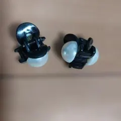 パール付き黒ヘアクリップ