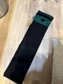 新品・未使用 Heineken マフラー 黒/緑 星のロゴ入りのサムネイル