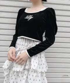 【新品未着用】lilLily バックオープンベロアトップスblackのサムネイル