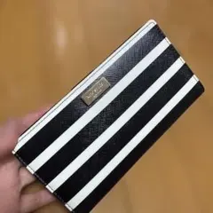kate spade ブラック/ホワイトストライプ 長財布