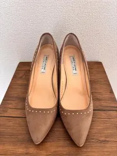 MODE ET JACOMO carino スタッズスエードパンプス ブラウンのサムネイル