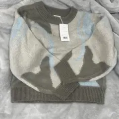 ライトグレーニット