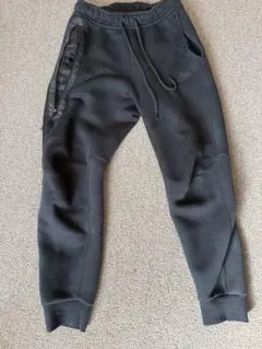 Nike テックフリースパンツ