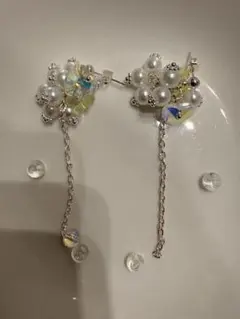 パールの中のハートがチャームポイントピアス