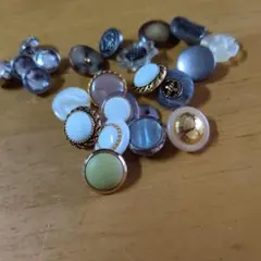 装飾ボタンセット 多色 さまざまなサイズ