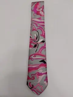 極美品 エミリオプッチ ネクタイ シルク フラワー 花柄 ロゴレタッチ グリーン エミリオ・プッチ フラワーパターン ネクタイ エミリオ