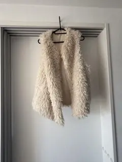 クリーム色 フリース風 ノースリーブベスト