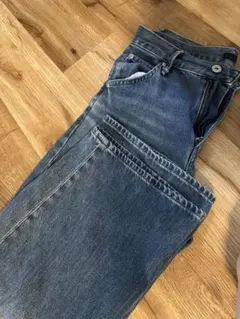 ユニクロ　UNIQLO バギーバレルレッグジーンズ　67 BLUE 25 サイズのサムネイル