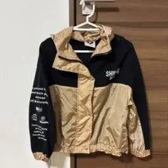 フード付き　アウター　ジャンパー