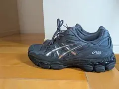 asics スニーカー