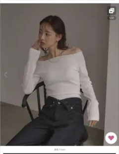 【出品今日まで】カップ付華奢見えオフショルトップス　オフホワイト