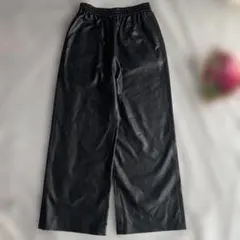 ユナイテッドアローズ　黒パンツ　フェイクレザーパンツ　サイズ(M〜L)