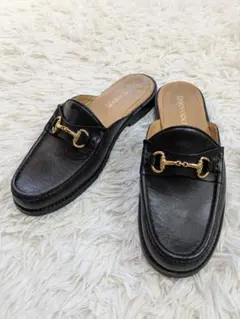✨美品✨CAMINANDO ビットサンダル スリッポン　ブラック　レザーのサムネイル