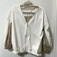 レディース　ブルゾン　アイボリー　淡色