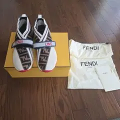 FENDI スニーカー