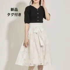 新品✨トッコクローゼット オパールフラワープリントフレアスカーも リボン付き Mのサムネイル