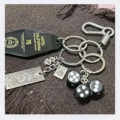 キーホルダー　カラビナ　ヴィンテージ　ストリート　ブラック　シルバー　アメカジ