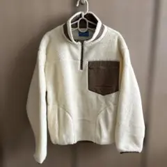 ディズニーリゾート　ミッキー刺繍入りフリースジャケット