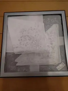 スワトウ刺繍入りホワイトハンカチ3枚セット