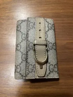 【ほぼ美品】Gucci GGパターン キーケース グレー