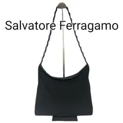【美品】サルヴァトーレフェラガモ　 ワンショルダーバッグ　ナイロン　黒　ブラック