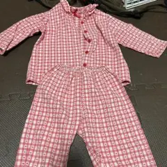 赤と白のチェック柄 長袖パジャマ 子供100