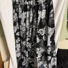 ボタニカル柄 ワイドパンツ ブラック