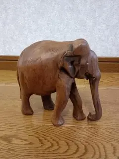 インド製　木彫り　象の置物　ビンテージ品　高さ15㌢