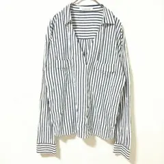 ピンキーアンドダイアン　ストライプ柄 長袖シャツ 38　シンプル　ボタン付きのサムネイル