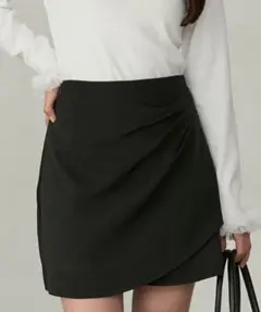 GRL ブラック フェイクラッププリーツスカート