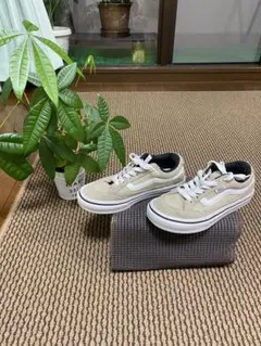 VANS ベージュ スエード スニーカーのサムネイル