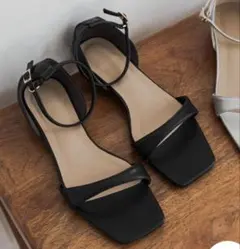 URBAN RESEARCH アンクルストラップフラットサンダル ブラックのサムネイル