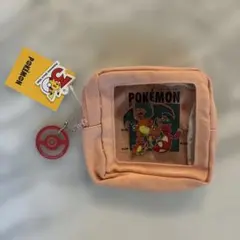 新品 3COINS ポケモン30周年 ミニポーチ リザードン ピンク