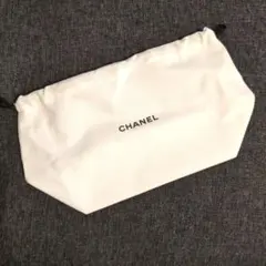 CHANEL 巾着ポーチ ホワイトのサムネイル
