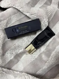 クレ・ド・ポー ボーテ 　タンクレームエクラ　オークル00 クリームタイプ