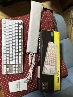 Corsair K70 PRO TKL ホワイト ゲーミングキーボードのサムネイル